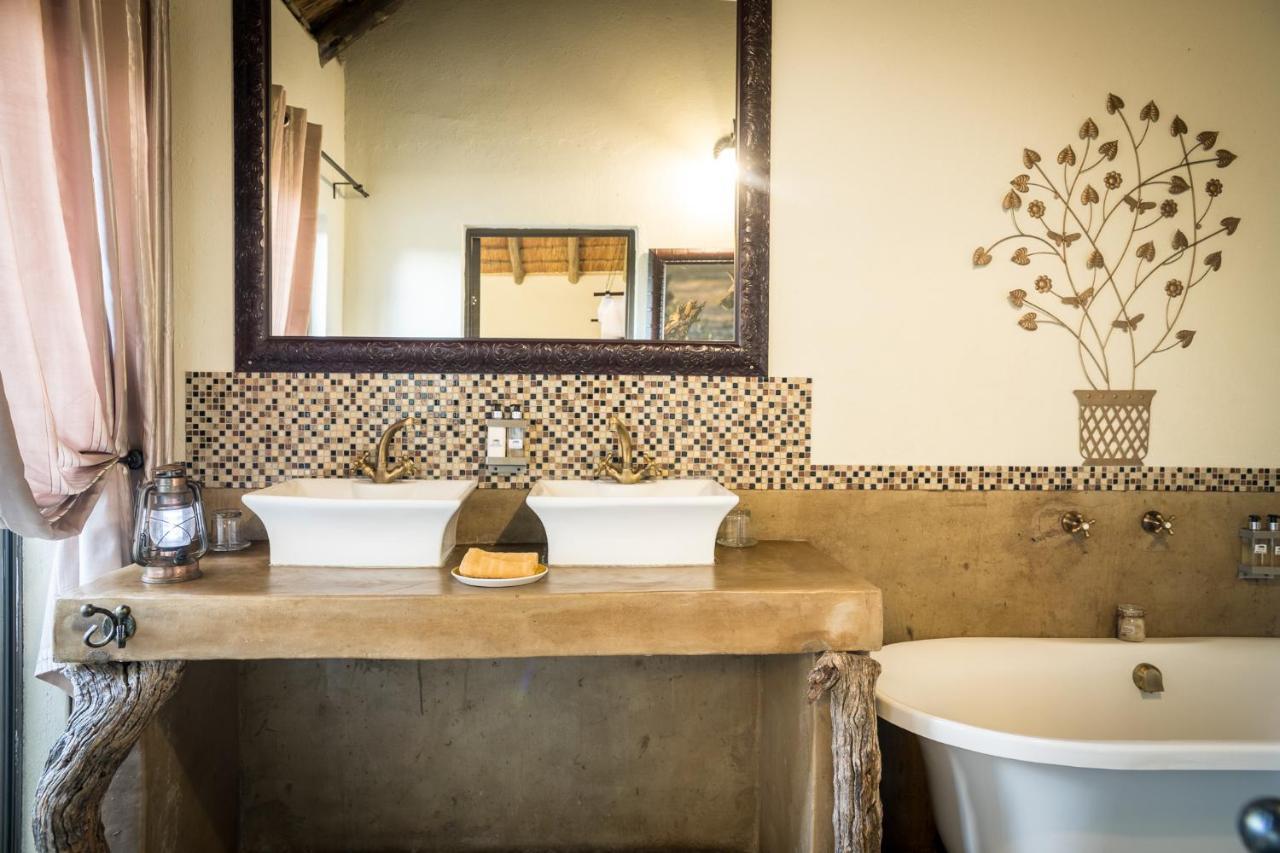 Umkumbe Safari Lodge Riverside Skukuza Luaran gambar